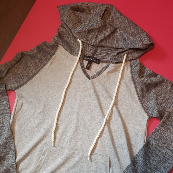 Light weight hoodie - Picture 2 of 5
